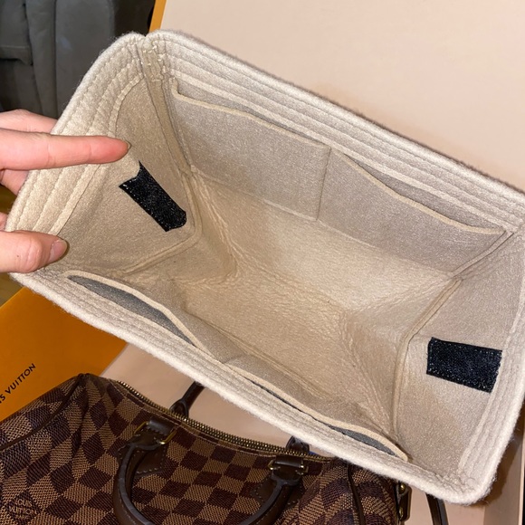 LV Speedy 25 Purse - Like New - Picture 16 of 16